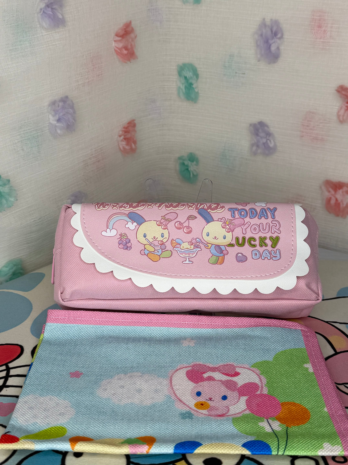 Usahana Pink Zipper Makeup/Pen Bag w/Scalloped Flap Cartoon With Usahana Mat